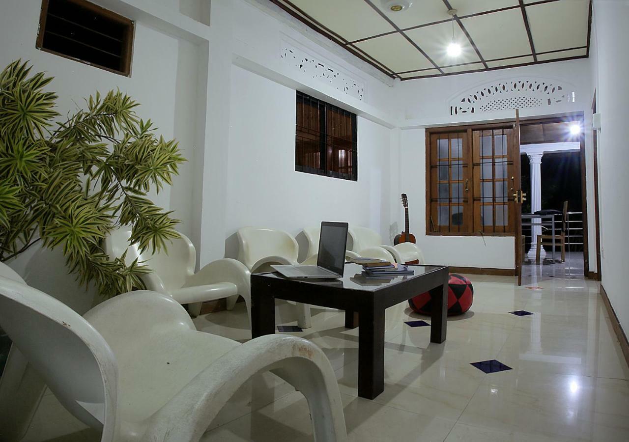 Aura City Hostel Anuradhapura Εξωτερικό φωτογραφία